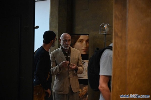 “Nel Mezzo”:第三届意大利现代艺术交流展于佛罗伦萨认真开幕