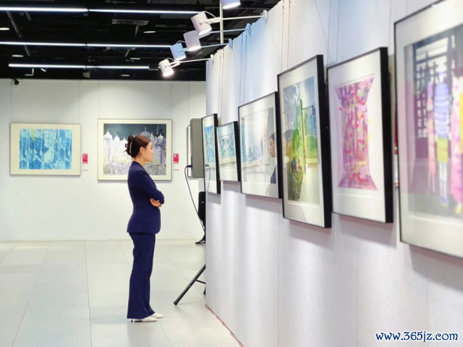 由中国文促会等操纵的“如歌的行板·第三届天下女画家版画作品邀请展”巡展首站在上海认真揭幕