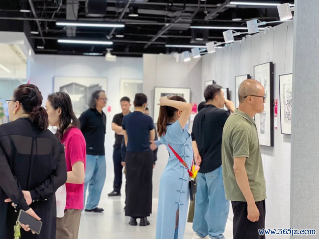 由中国文促会等操纵的“如歌的行板·第三届天下女画家版画作品邀请展”巡展首站在上海认真揭幕