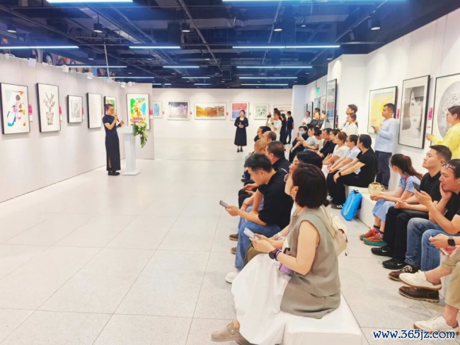 由中国文促会等操纵的“如歌的行板·第三届天下女画家版画作品邀请展”巡展首站在上海认真揭幕