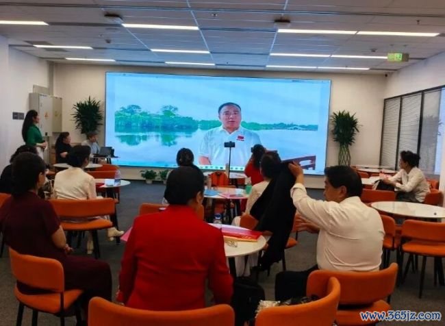胡松夏诗歌朗读会在京举行