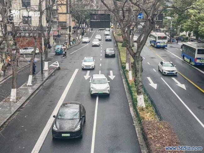 电车不加油到底该不该交养路费 公说念性激励热议